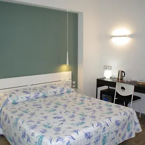 travel-house.hotelitalianriviera.com/